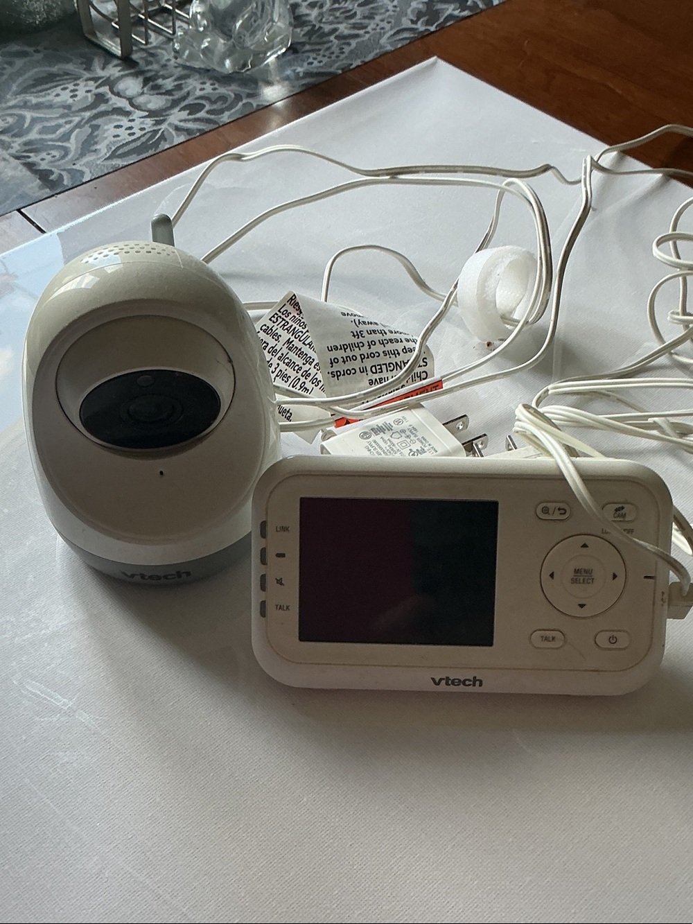 VTech White Baby Monitor with Camera and Parent Unit
